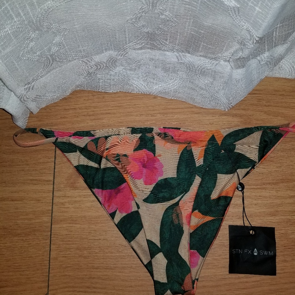 BNWT Stone Fox Swim Irie Bottoms in La Buena